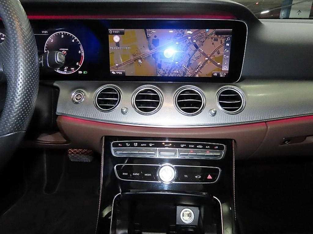 벤츠 E 클래스 E-클래스 W213 E350d 이미지 11