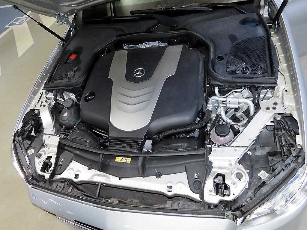 벤츠 E 클래스 E-클래스 W213 E350d 이미지 19