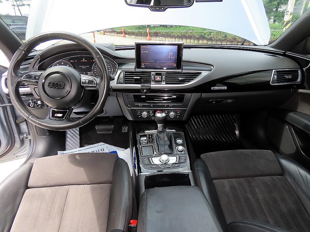 아우디 A7 40 TFSI 콰트로 이미지 7