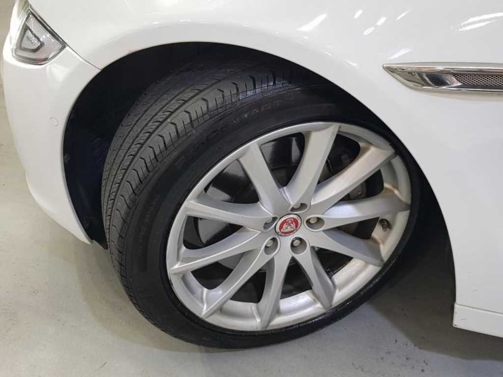 재규어 XJ XJ (X351) 3.0D 프리미엄 럭셔리 LWB 이미지 19