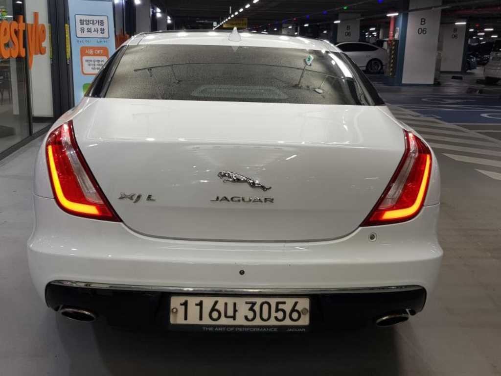 재규어 XJ XJ (X351) 3.0D 프리미엄 럭셔리 LWB 이미지 5