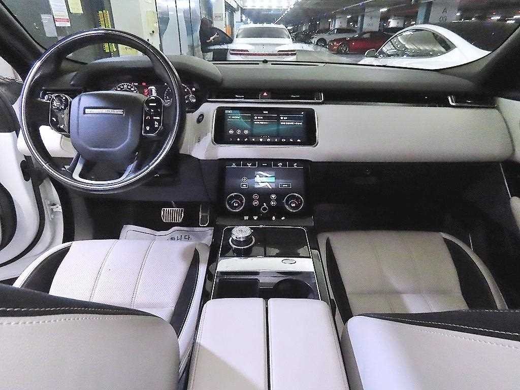 랜드로버 레인지로버 벨라 3.0 D300 R-다이나믹 SE 이미지 10