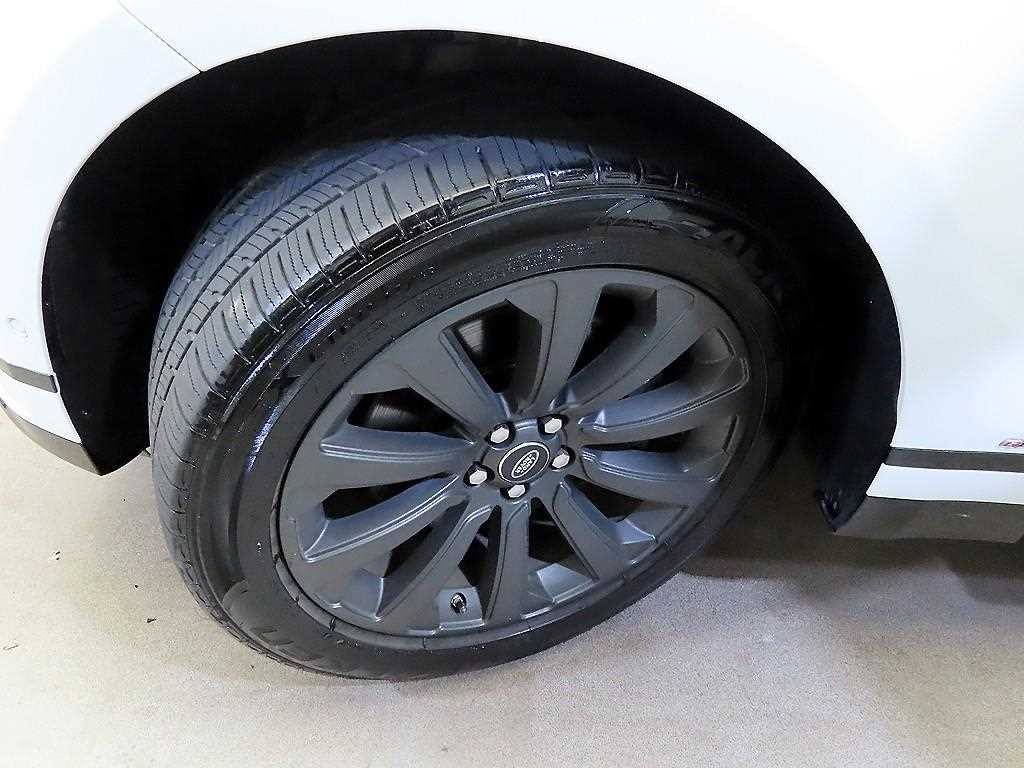 랜드로버 레인지로버 벨라 3.0 D300 R-다이나믹 SE 이미지 20