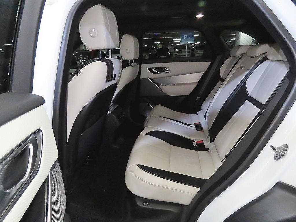 랜드로버 레인지로버 벨라 3.0 D300 R-다이나믹 SE 이미지 7