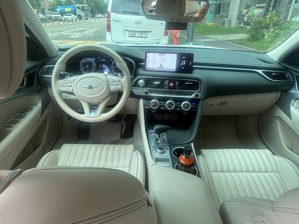 제네시스 G70 더 뉴 G70 가솔린 2.0T 2WD 이미지 2