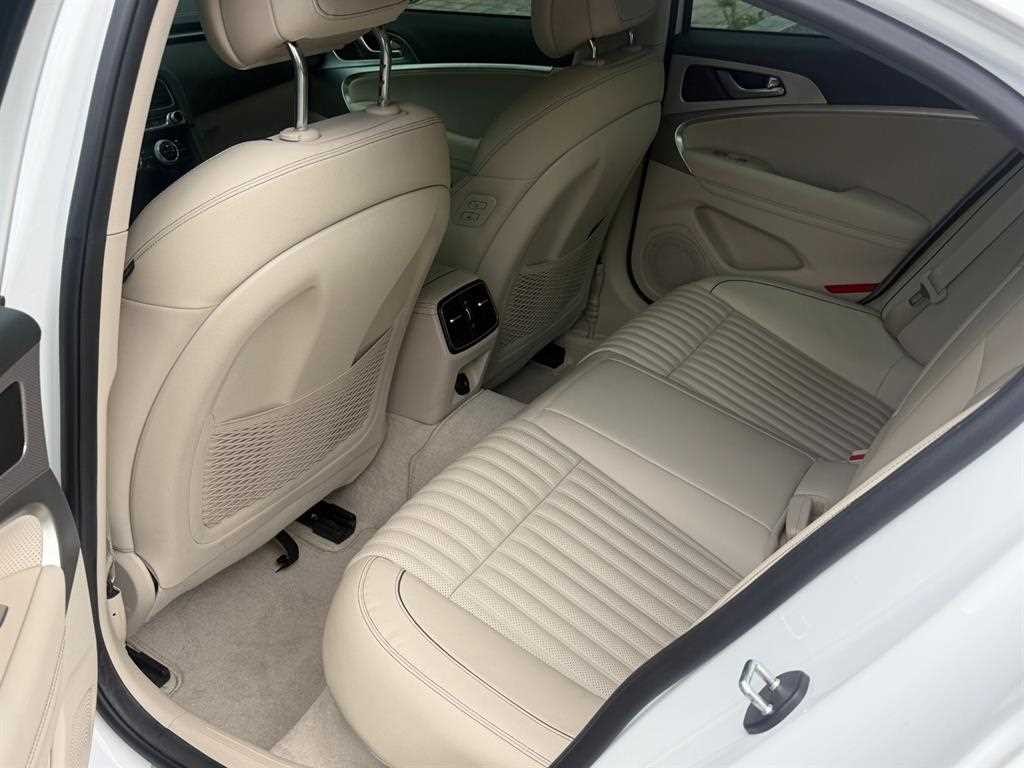 제네시스 G70 더 뉴 G70 가솔린 2.0T 2WD 이미지 8