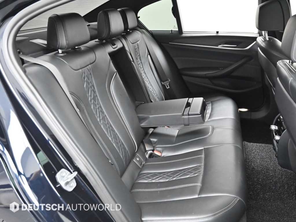 BMW 5시리즈 5시리즈 (G30) 520d M 스포츠 플러스 이미지 12