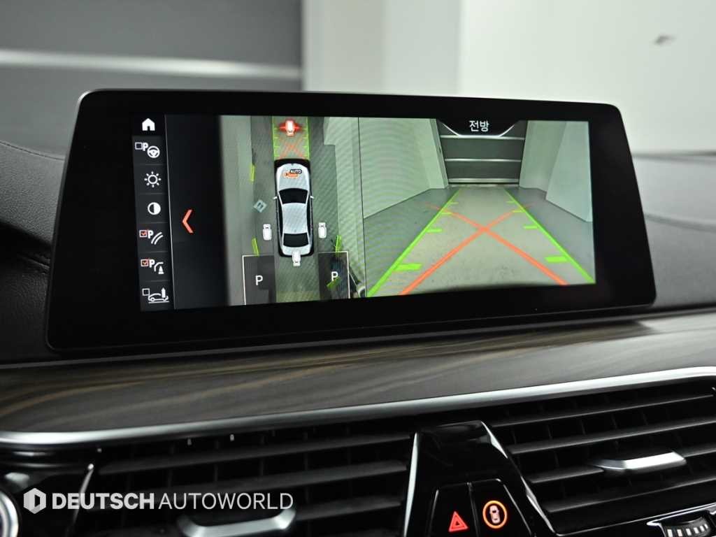 BMW 5시리즈 5시리즈 (G30) 520d M 스포츠 플러스 이미지 15
