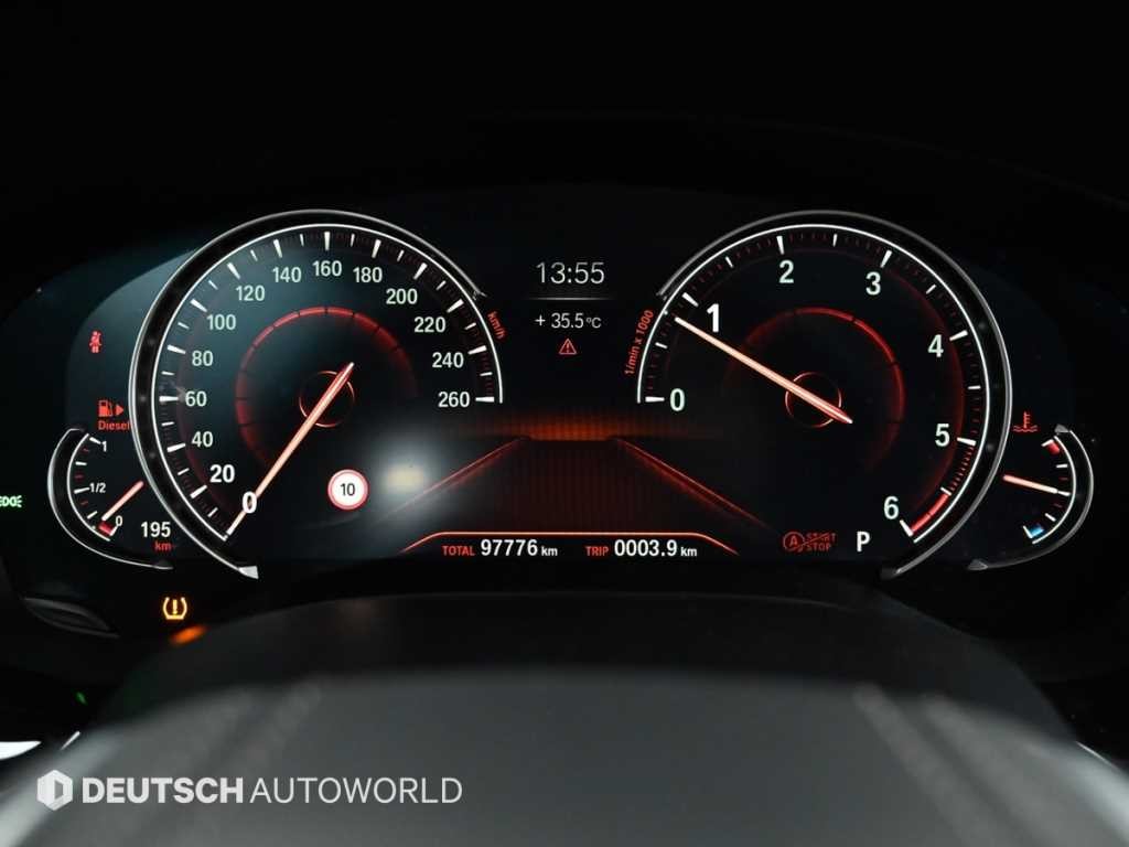 BMW 5시리즈 5시리즈 (G30) 520d M 스포츠 플러스 이미지 5