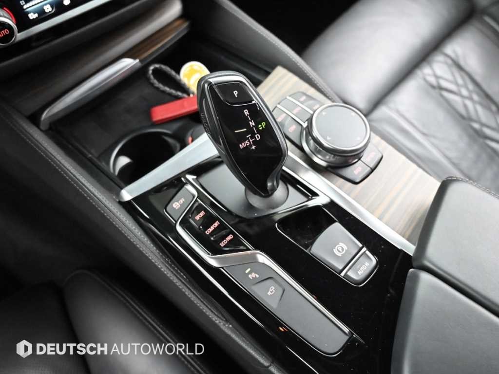 BMW 5시리즈 5시리즈 (G30) 520d M 스포츠 플러스 이미지 9