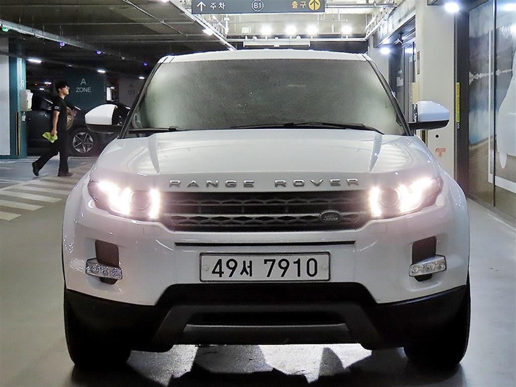 랜드로버 레인지로버 이보크 2.2 SD4 퓨어 이미지 2