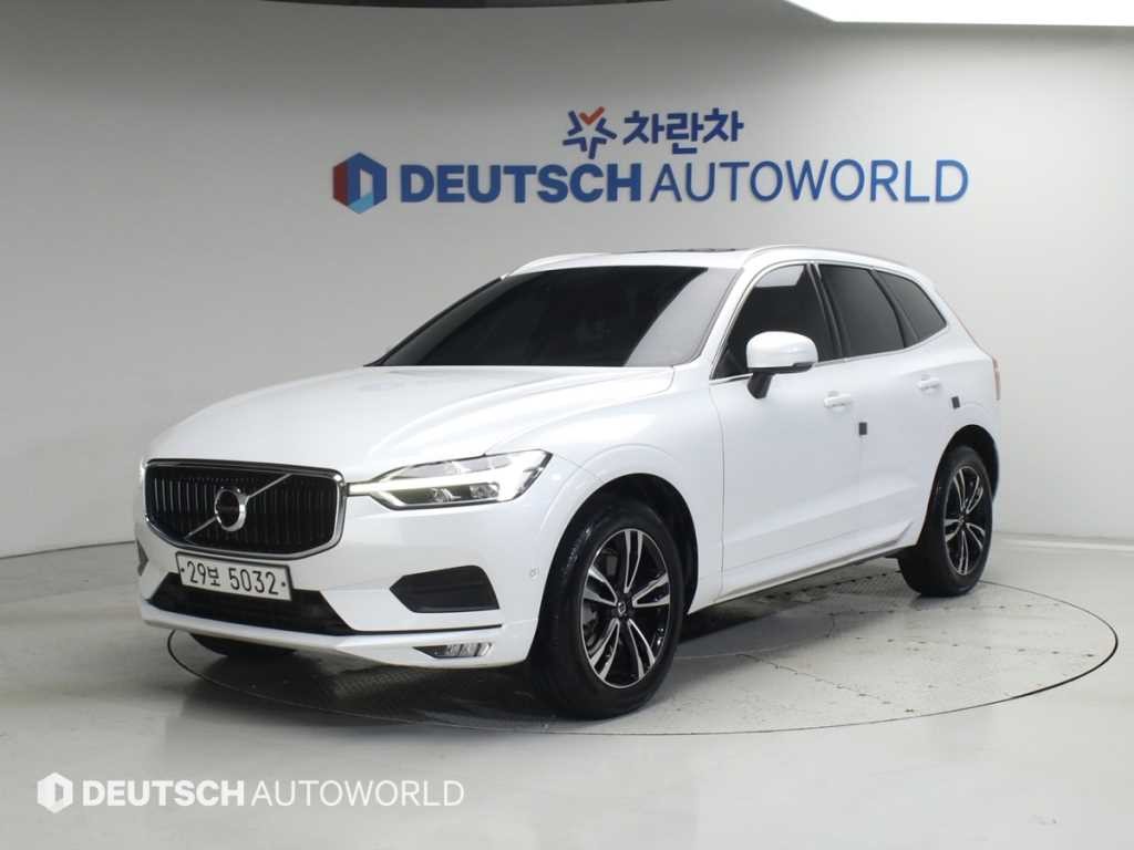 볼보 XC60 XC60(2세대) D5 AWD 모멘텀 이미지 1