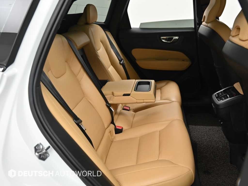 볼보 XC60 XC60(2세대) D5 AWD 모멘텀 이미지 12