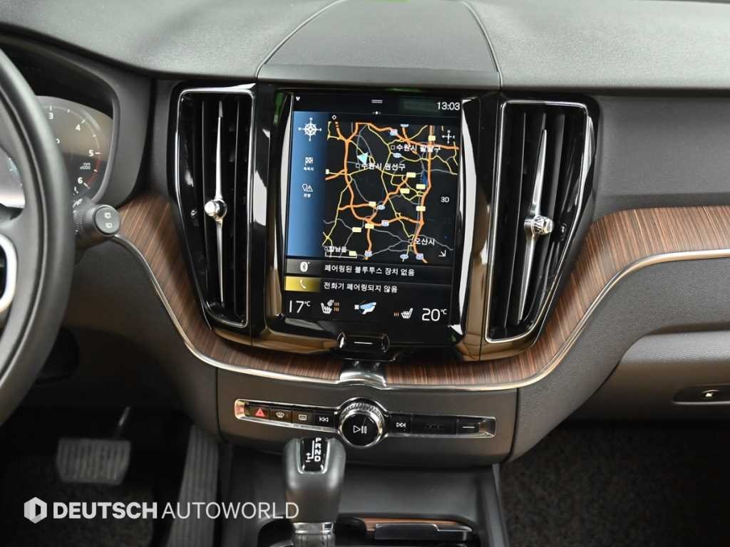 볼보 XC60 XC60(2세대) D5 AWD 모멘텀 이미지 14