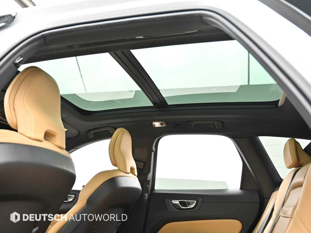 볼보 XC60 XC60(2세대) D5 AWD 모멘텀 이미지 18