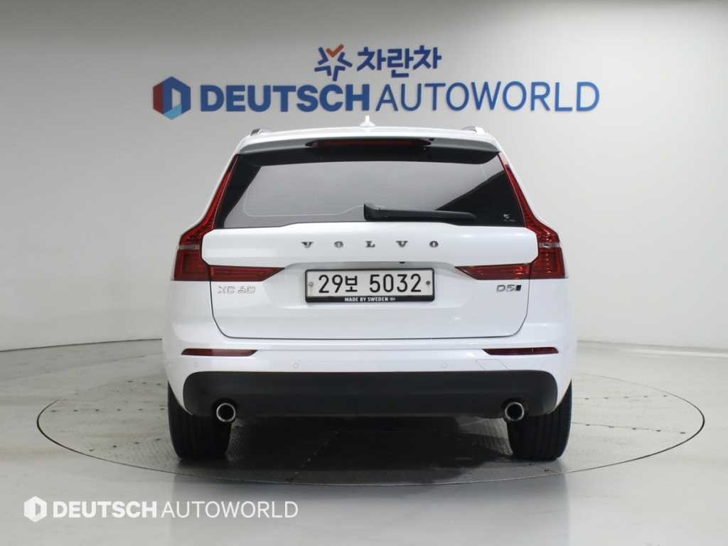 볼보 XC60 XC60(2세대) D5 AWD 모멘텀 이미지 4
