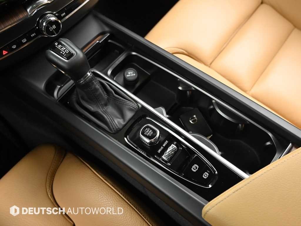 볼보 XC60 XC60(2세대) D5 AWD 모멘텀 이미지 9
