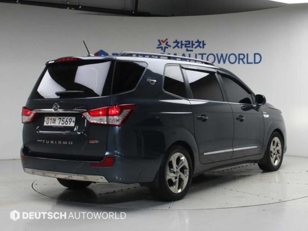 KG모빌리티(쌍용) 코란도 코란도투리스모 4WD RX 9인승 이미지 2