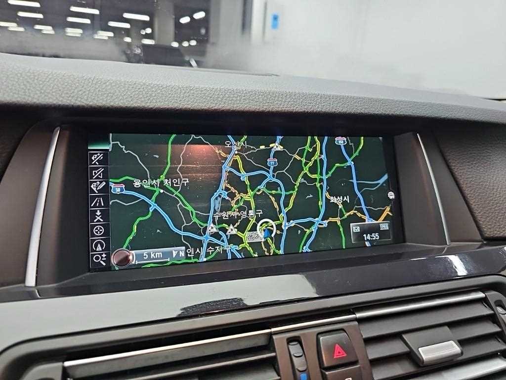 BMW 5시리즈 5시리즈 (F10) 520d 이미지 14