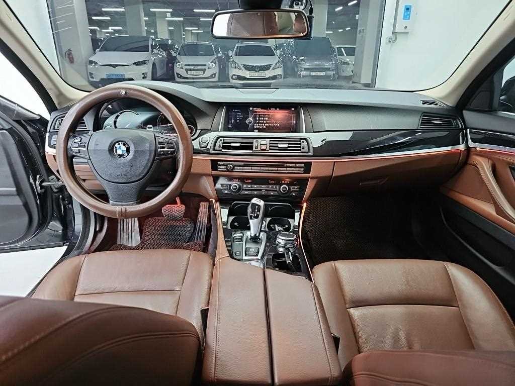 BMW 5시리즈 5시리즈 (F10) 520d 이미지 8