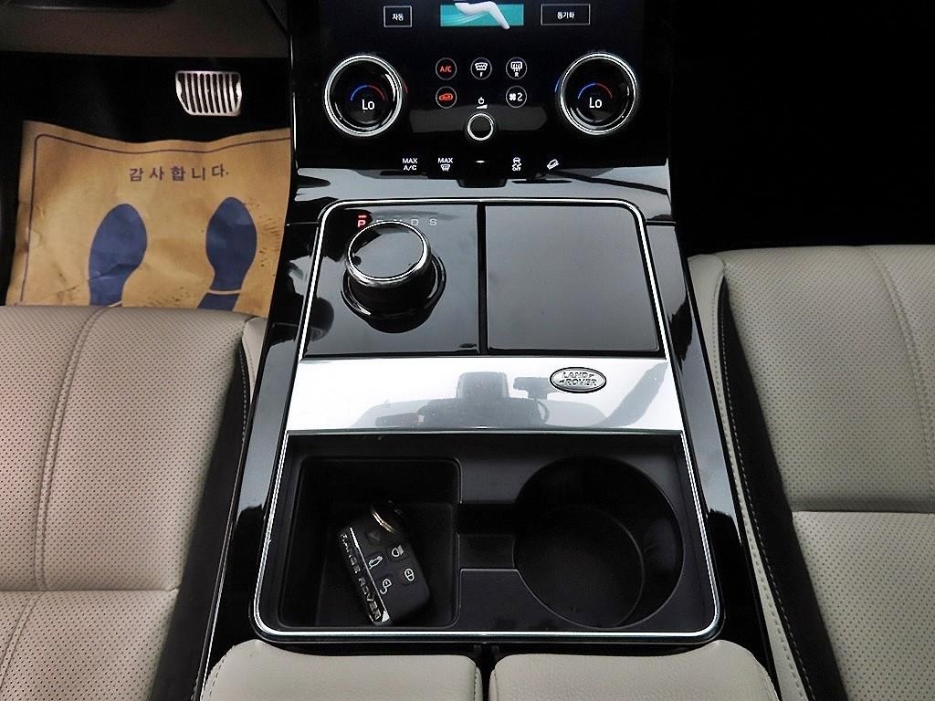 랜드로버 레인지로버 벨라 2.0 D240 R-다이나믹 SE 이미지 10
