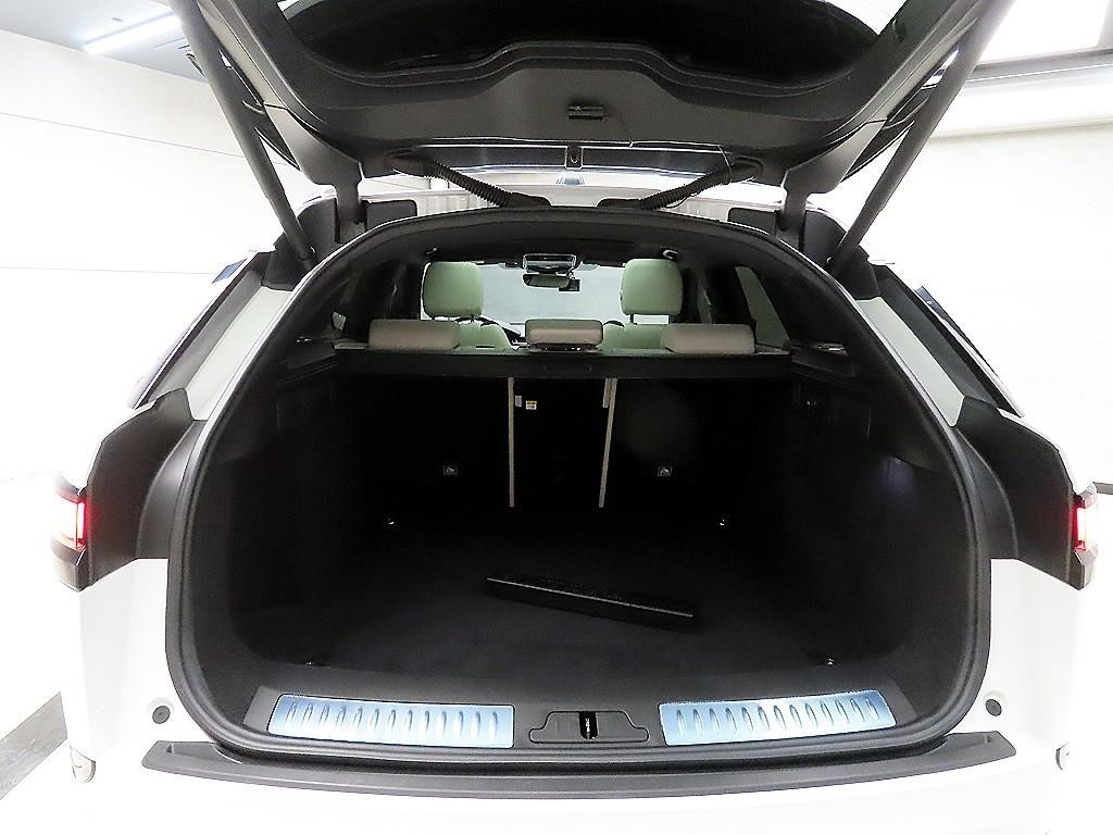 랜드로버 레인지로버 벨라 2.0 D240 R-다이나믹 SE 이미지 17