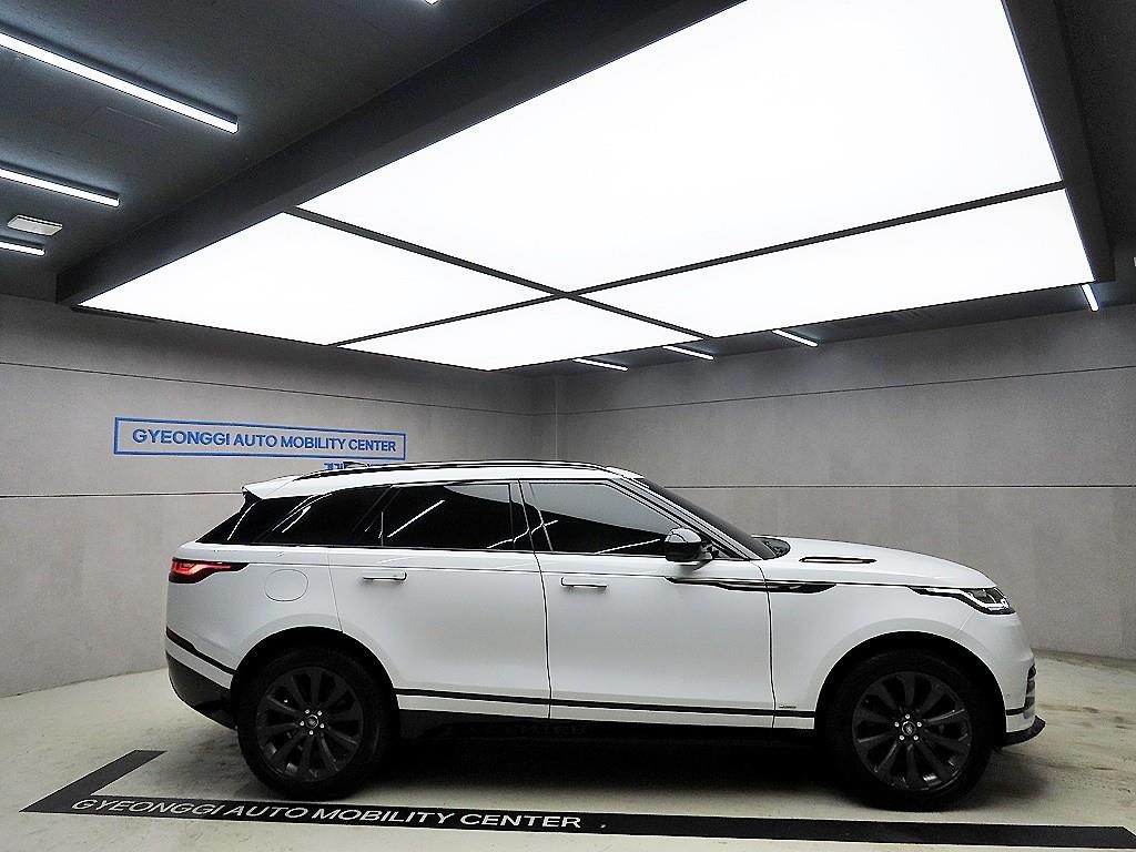 랜드로버 레인지로버 벨라 2.0 D240 R-다이나믹 SE 이미지 2