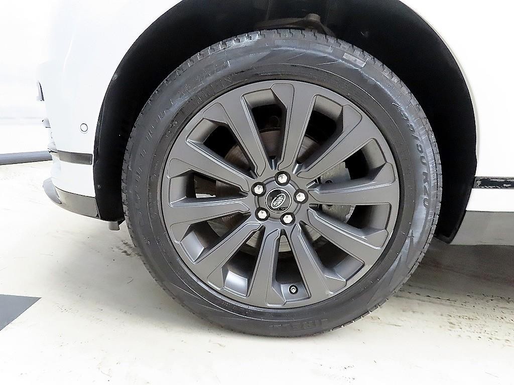 랜드로버 레인지로버 벨라 2.0 D240 R-다이나믹 SE 이미지 20
