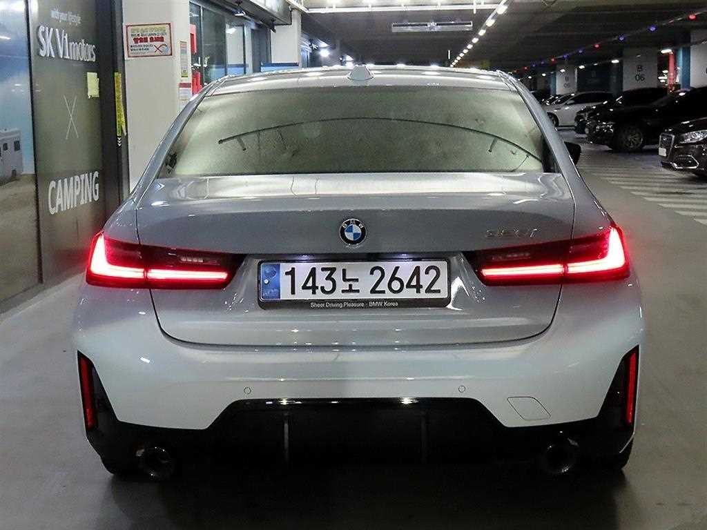 BMW 3시리즈 3시리즈 (G20) 320i M 스포츠 이미지 5