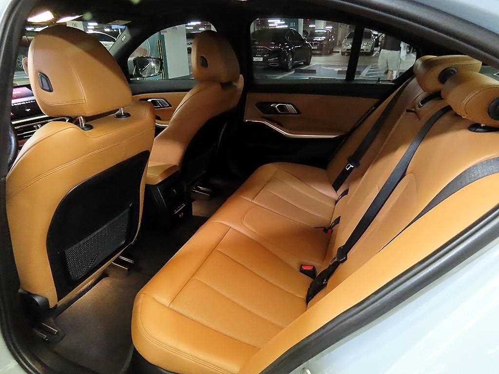 BMW 3시리즈 3시리즈 (G20) 320i M 스포츠 이미지 7