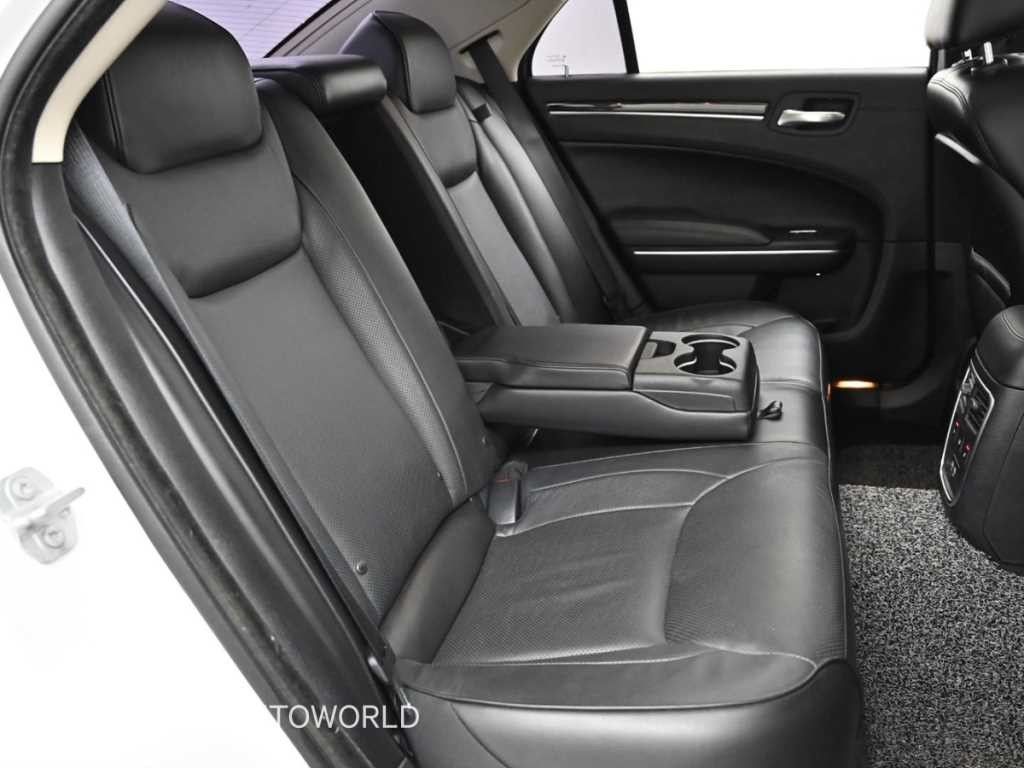 크라이슬러 300C 더뉴300C 3.6 이미지 12