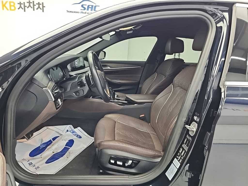 BMW 5시리즈 5시리즈 (G30) 530i xDrive M 스포츠 플러스 이미지 11