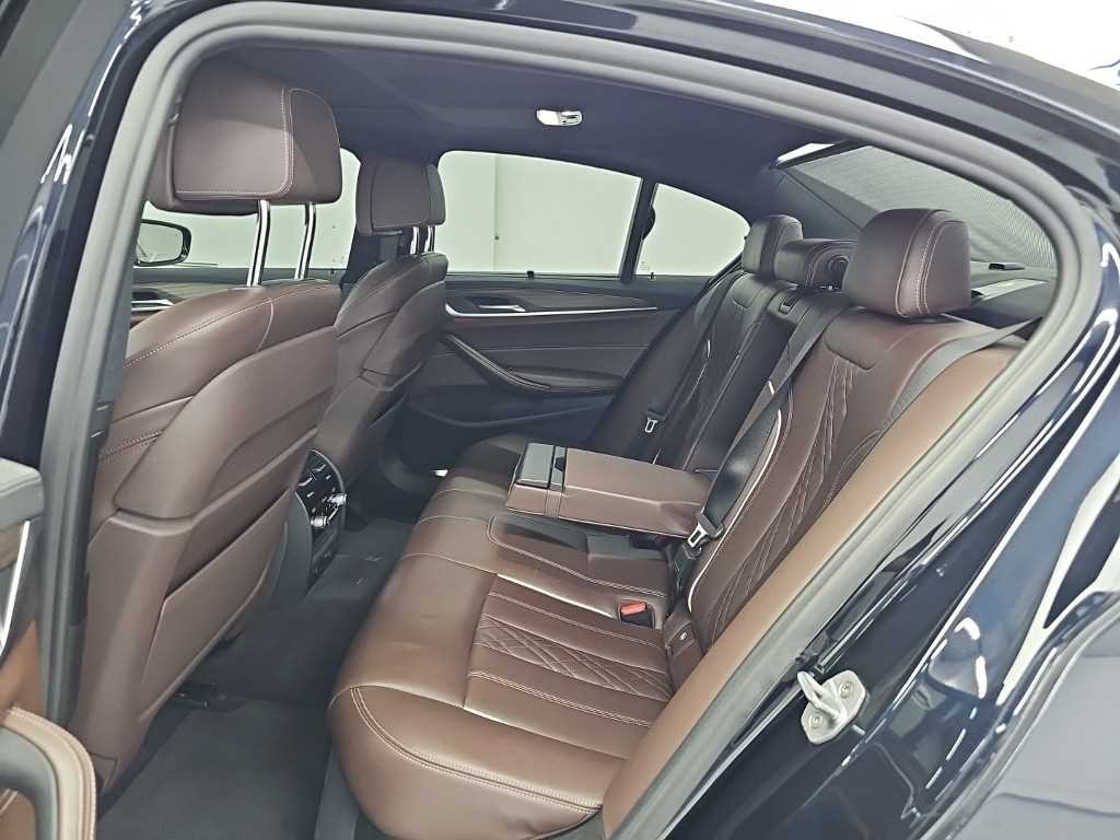 BMW 5시리즈 5시리즈 (G30) 530i xDrive M 스포츠 플러스 이미지 12
