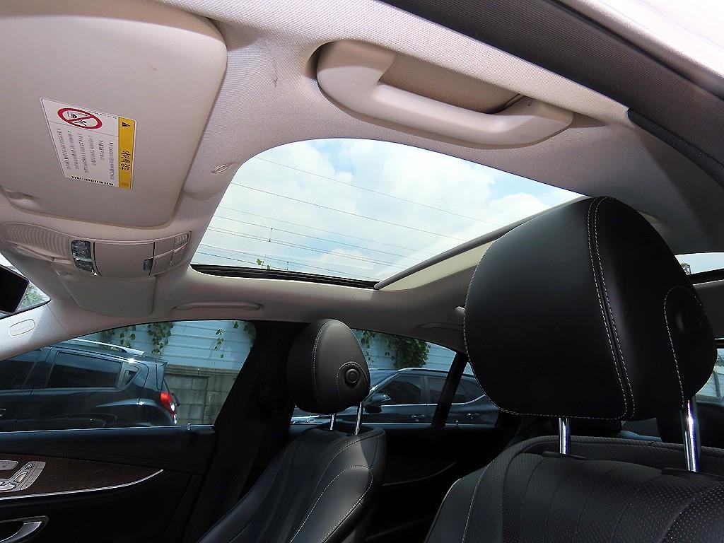 벤츠 E 클래스 E-클래스 W213 E300 익스클루시브 이미지 16