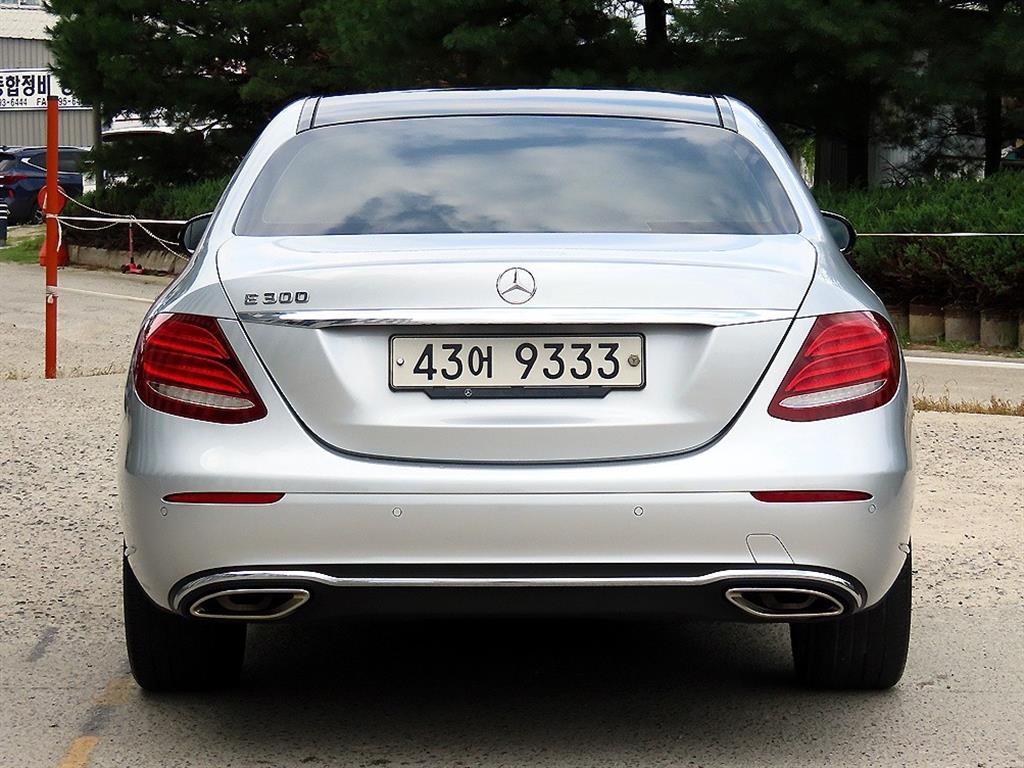 벤츠 E 클래스 E-클래스 W213 E300 익스클루시브 이미지 4