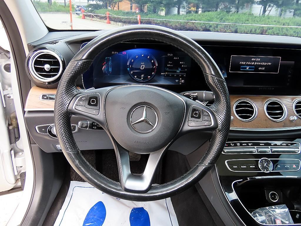 벤츠 E 클래스 E-클래스 W213 E300 익스클루시브 이미지 8