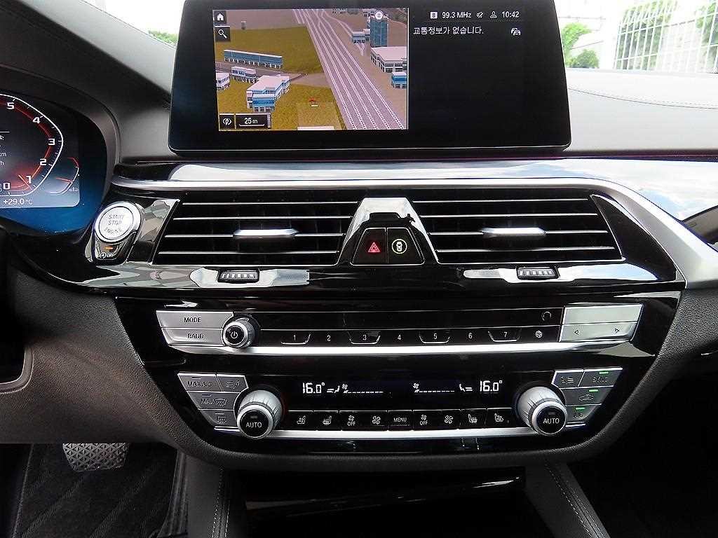 BMW 5시리즈 5시리즈 (G30) 530i 럭셔리 플러스 이미지 13