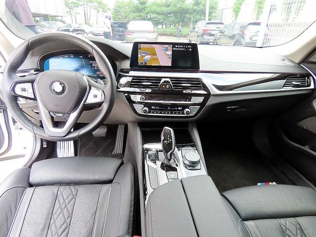 BMW 5시리즈 5시리즈 (G30) 530i 럭셔리 플러스 이미지 7