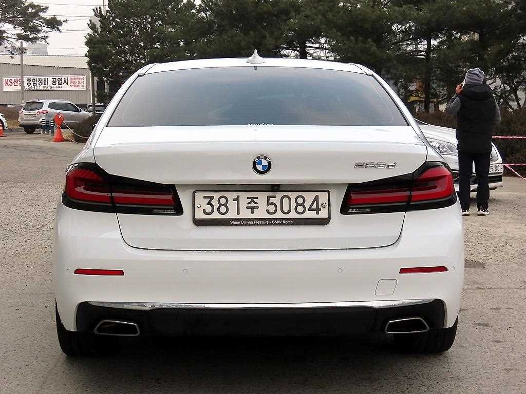 BMW 5시리즈 5시리즈 (G30) 523d 럭셔리 이미지 4