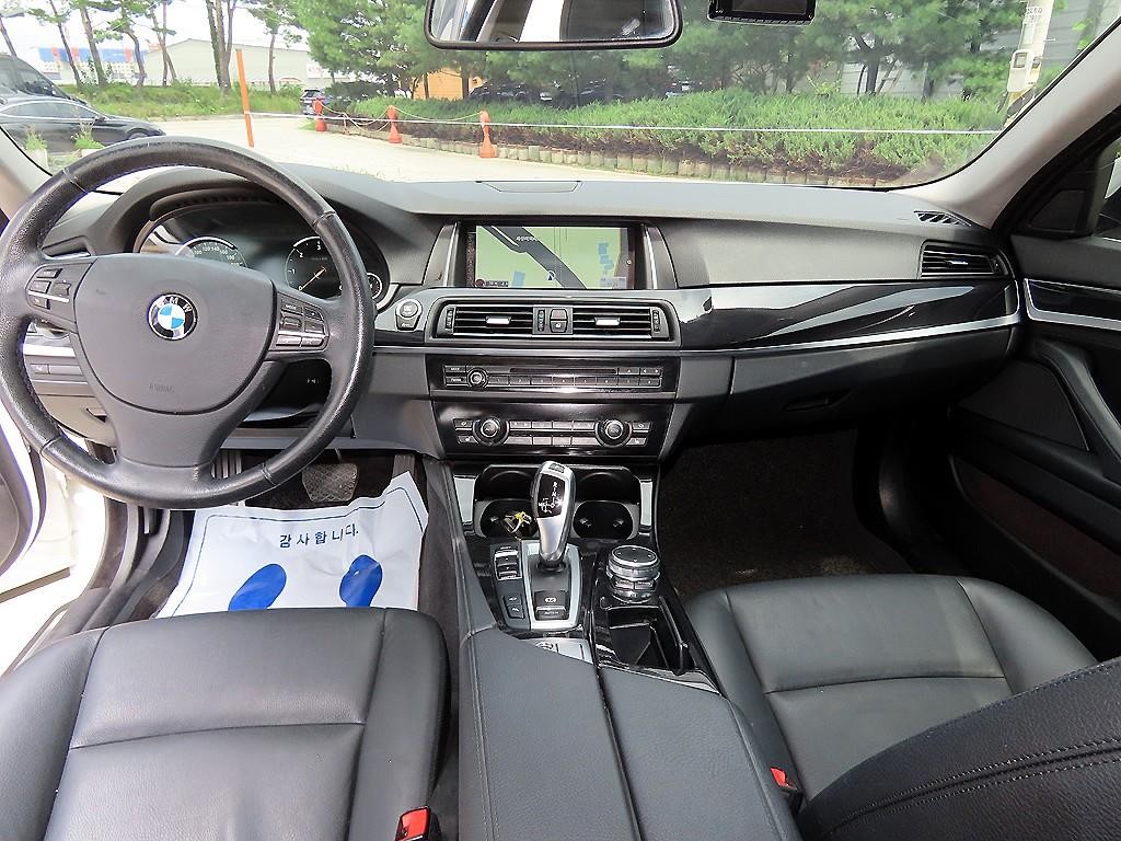 BMW 5시리즈 5시리즈 (F10) 520d M 에어로다이나믹 이미지 7