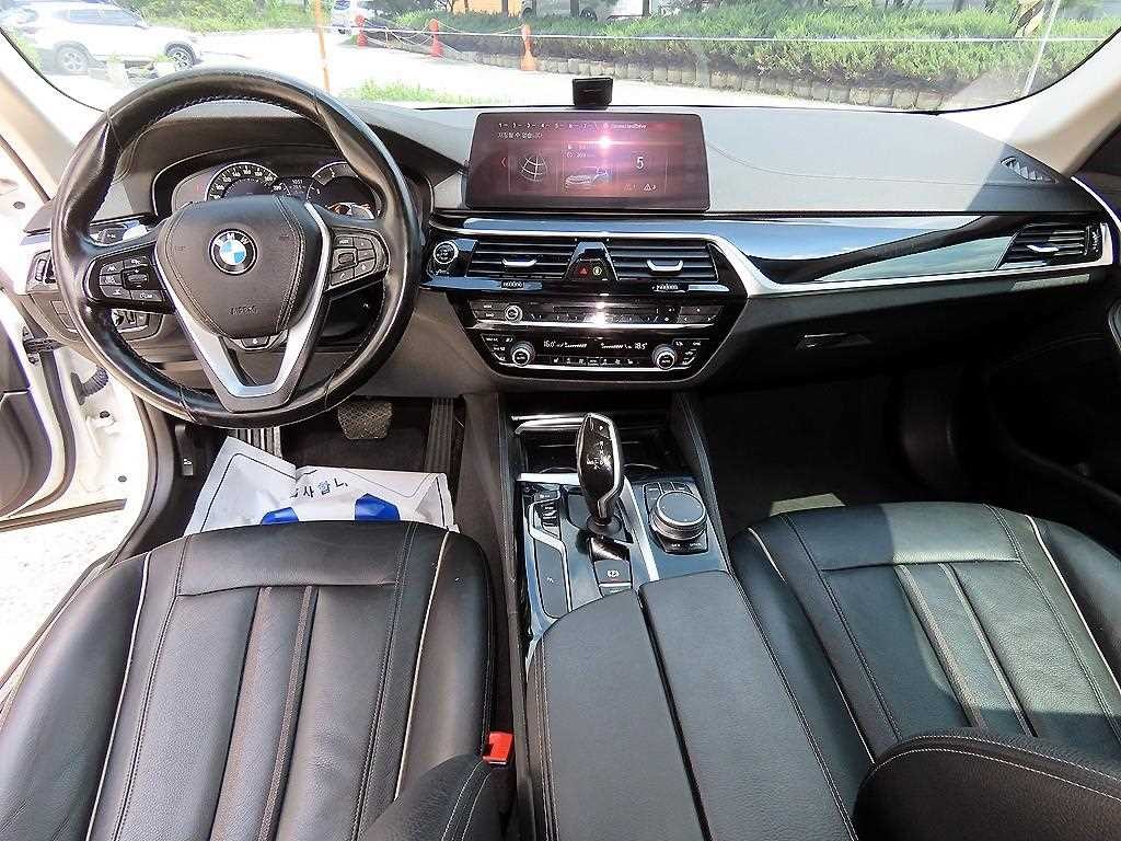 BMW 5시리즈 5시리즈 (G30) 520d 럭셔리 플러스 이미지 7