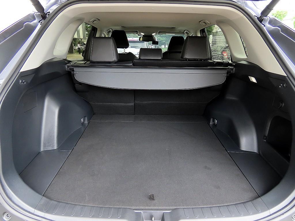 토요타 라브4 RAV4(5세대) 2.5 2WD 하이브리드 XLE 이미지 17