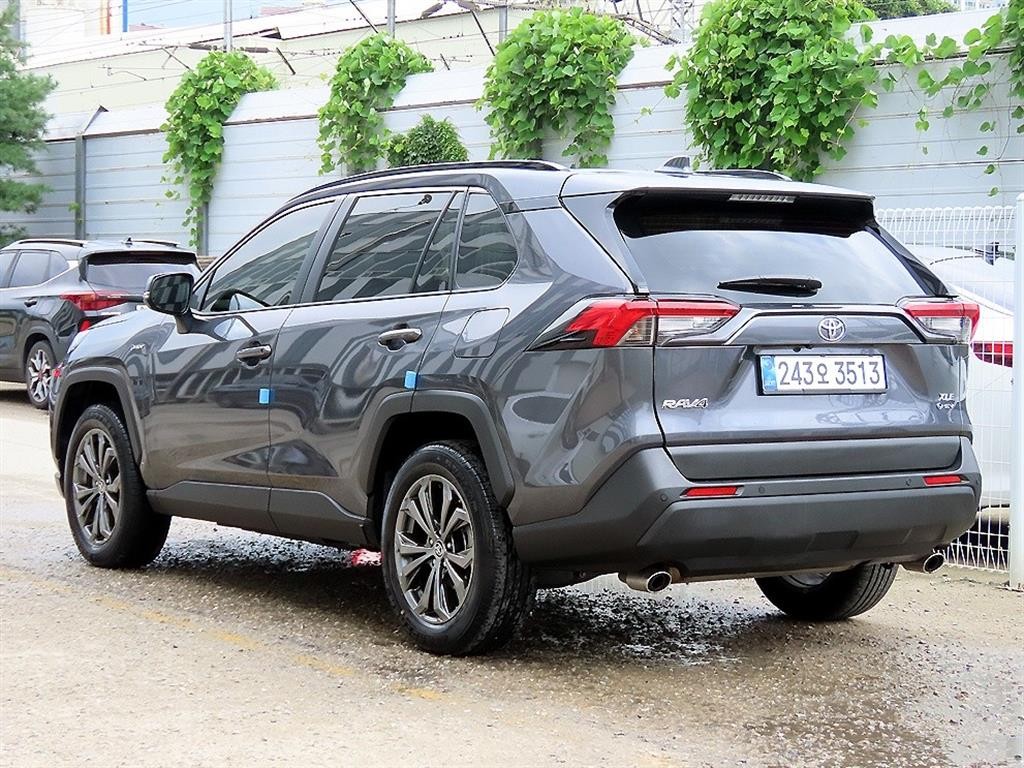 토요타 라브4 RAV4(5세대) 2.5 2WD 하이브리드 XLE 이미지 3