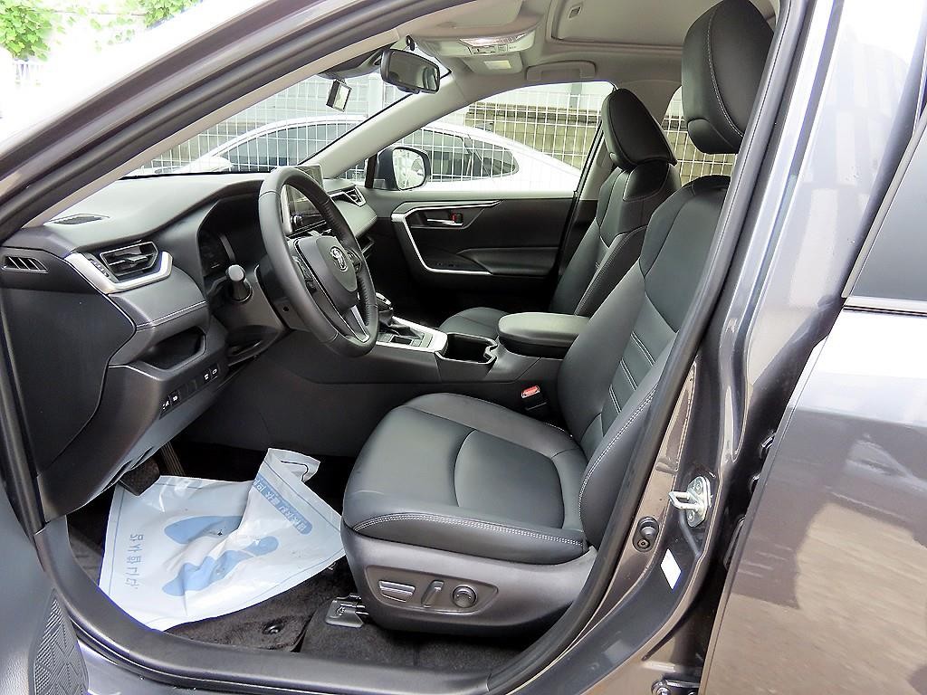 토요타 라브4 RAV4(5세대) 2.5 2WD 하이브리드 XLE 이미지 5
