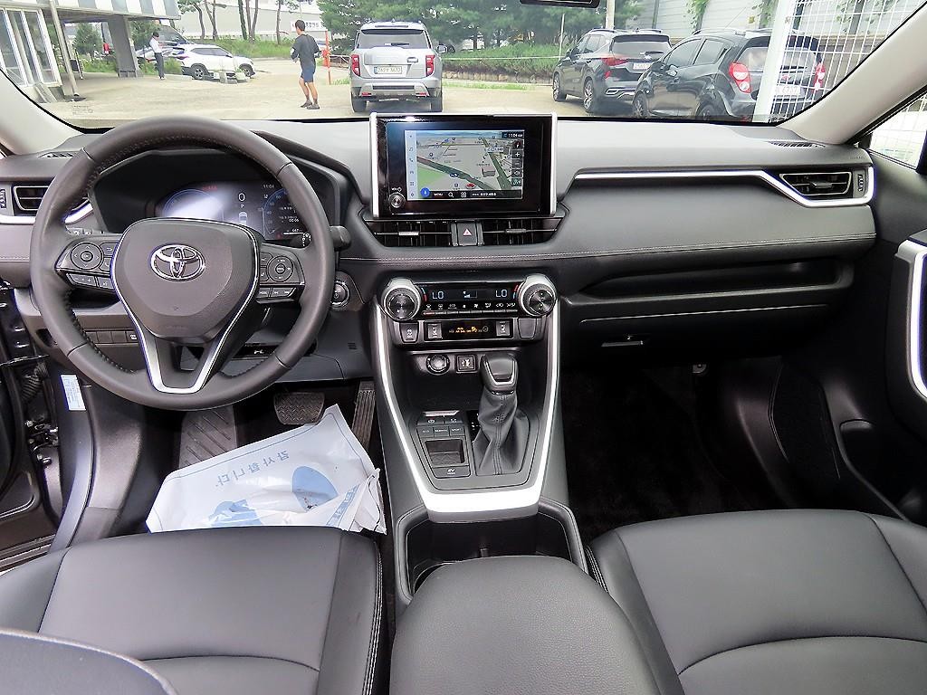토요타 라브4 RAV4(5세대) 2.5 2WD 하이브리드 XLE 이미지 7