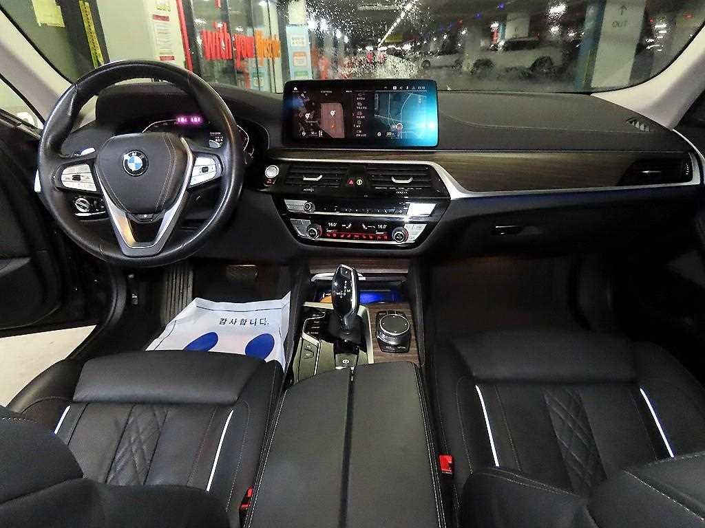 BMW 5시리즈 5시리즈 (G30) 520i 럭셔리 이미지 10