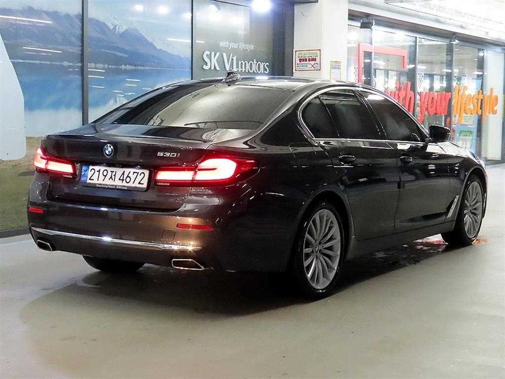 BMW 5시리즈 5시리즈 (G30) 520i 럭셔리 이미지 4