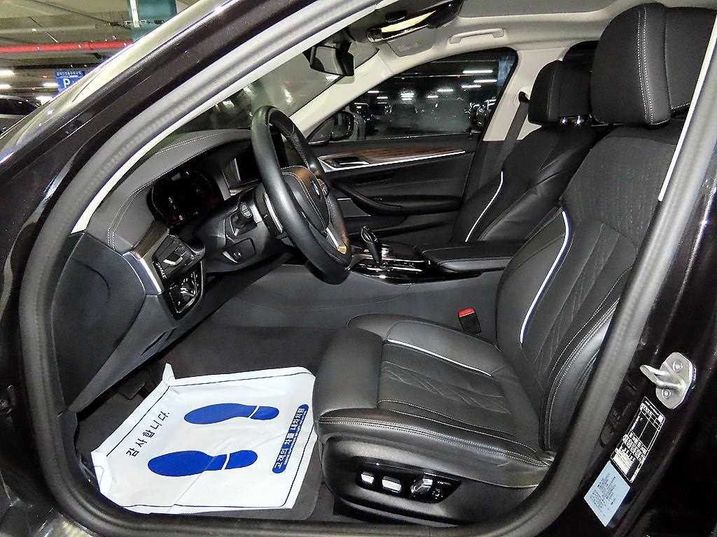 BMW 5시리즈 5시리즈 (G30) 520i 럭셔리 이미지 6