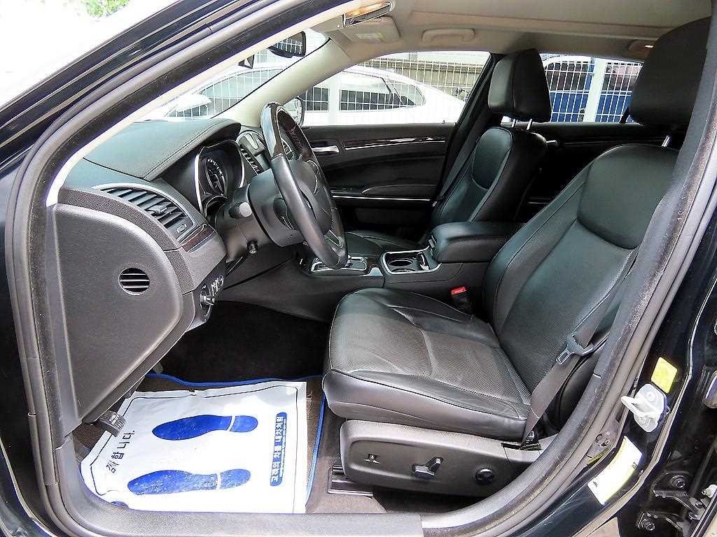 크라이슬러 300C 더뉴300C 3.6 이미지 5
