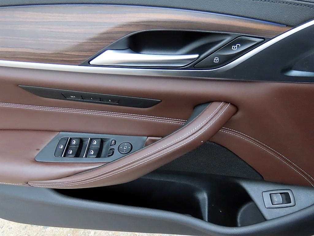 BMW 5시리즈 5시리즈 (G30) 530i 럭셔리 플러스 이미지 12